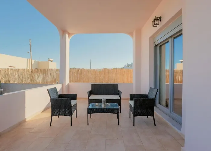 House On The Black Beach With Sea View And Parking