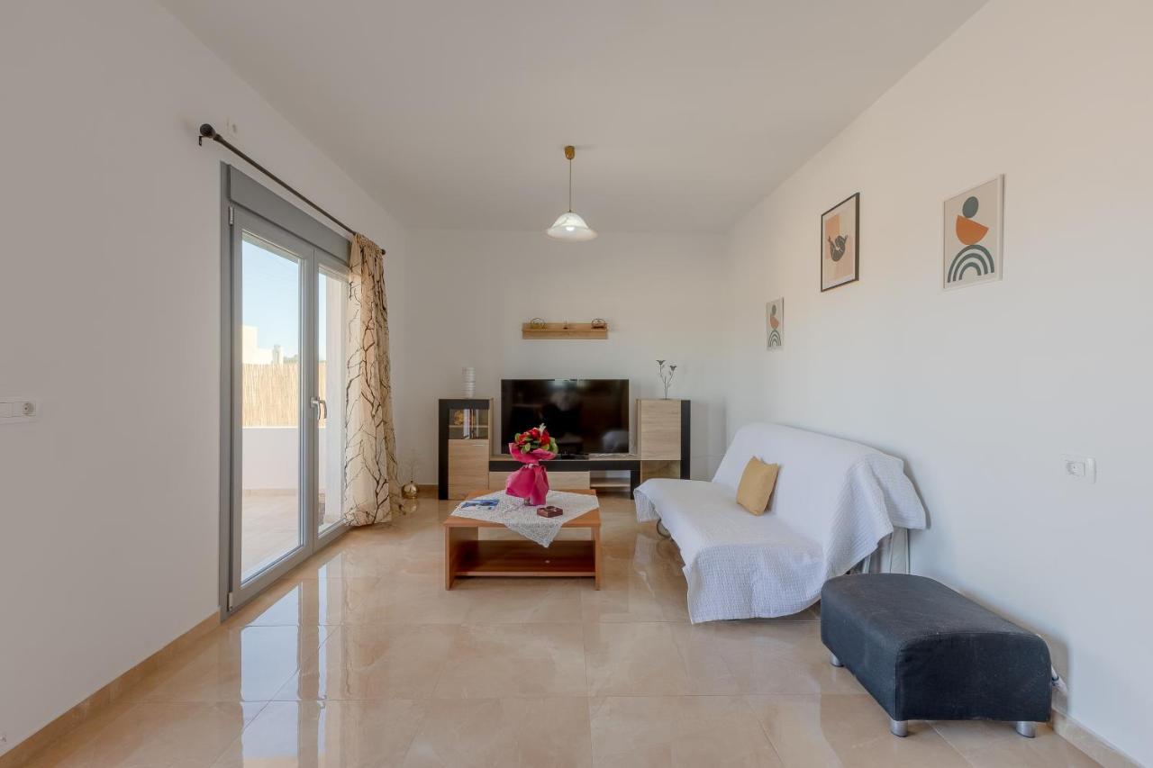 House On The Black With Sea View And Parking * Agios Georgios (Santorini)